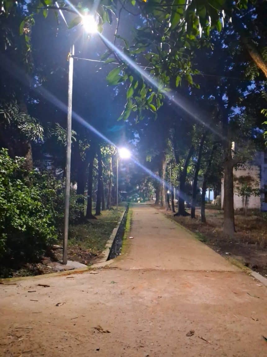 received_1711533223408403 শ্রীপুর উপজেলা স্বাস্থ্য কমপ্লেক্সের পুরো চত্বর এখন আলোকিত, স্বস্তি ফিরল রোগী ও স্বজনদের মাঝে