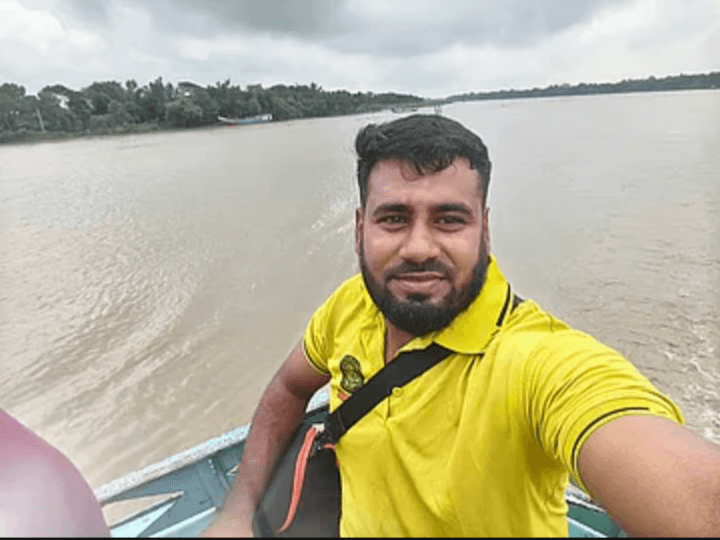 27316 পদ্মায় নৌকাডুবি: নিখোঁজের ৩৬ ঘণ্টা পর ছাত্রদল নেতা রকির মরদেহ উদ্ধার
