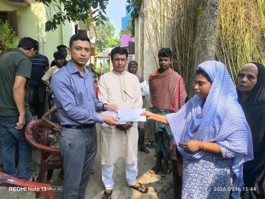 27907 ভেড়ামারায় অগ্নিকাণ্ডে বসতবাড়ি ভস্মীভূত, গৃহকর্তা দগ্ধ