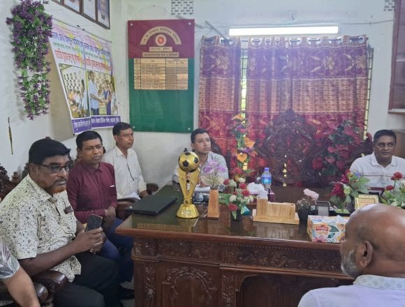 29922 ভেড়ামারার চাঁদগ্রাম ইউনিয়নে গ্রাম আদালতের কার্যক্রম পরিদর্শন করলেন ইউএনও আমিরুল আরাফাত