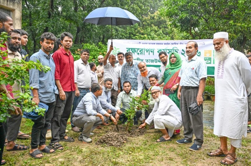 স্বনির্ভর বাংলাদেশ গড়ার সরকারী উদ্যোগ বাস্তবায়নে আমরা অঙ্গীকারবদ্ধ- গাকৃবি উপাচার্য