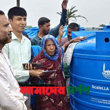 কয়রায় চার শতাধিক অসহায় পরিবারের মাঝে বৃষ্টির পানি সংরক্ষণে পানির ট্যাংক বিতরণ