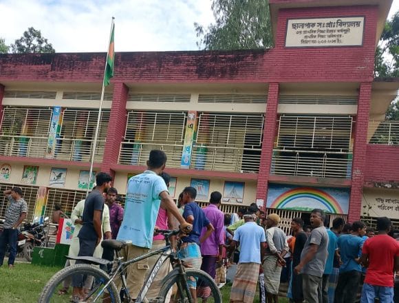 রংপুরে স্কুল ছাত্রীকে যৌন হয়রানির অভিযোগ শিক্ষক সাময়িক বরখাস্ত