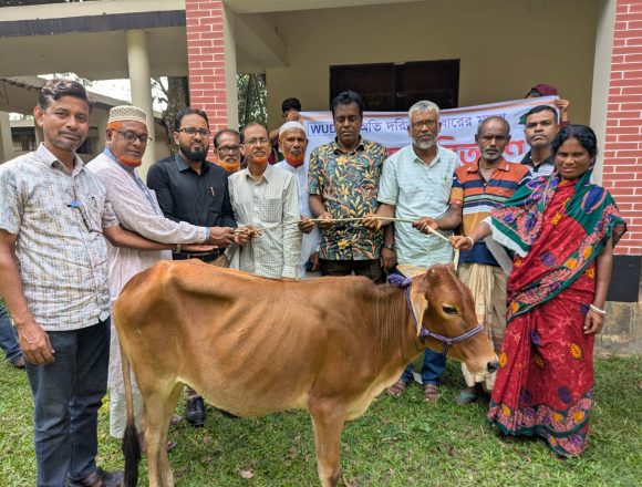 বগুড়ার শেরপুরে পিইপির উদ্দ্যোগে হতদরিদ্র পরিবারকে সহায়তা প্রদান