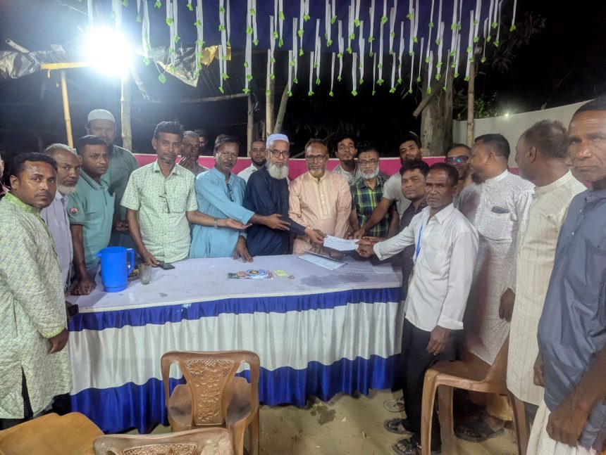 বগুড়ার শেরপুরে শাহবন্দেগী ইউনিয়ন বিএনপির  বিভিন্ন পূজামণ্ডপ পরিদর্শন ও আর্থিক অনুদান প্রদান