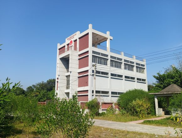 ভেড়ামারায় অবহেলায় পড়ে আছে কোটি টাকা ব্যয়ে নির্মিত মুক্তিযোদ্ধা কমপ্লেক্স