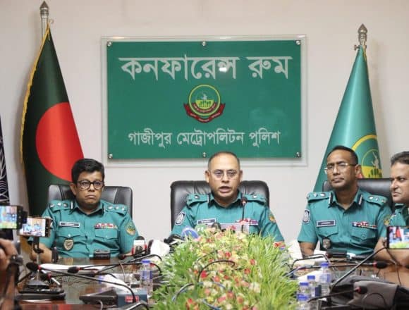 গাজীপুর থেকে নয় পিচ্চি রাজা পালিয়েছে তাতিবাজার থেকে বোনসহ আটক ৩