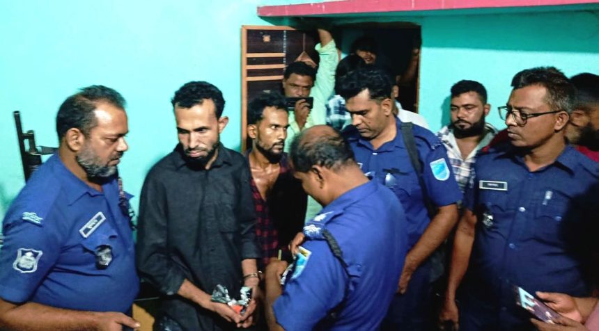 ​শ্রীপুরে ইয়াবাসহ ট্রাফিক পুলিশ সদস্য ও দুই সহযোগীকে গ্রেফতার করেছে পুলিশ