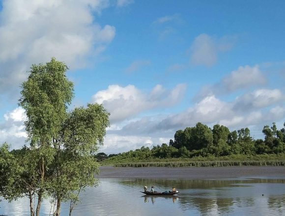 সুন্দরবনে বনদস্যু সম্রাট- ফজলু বাহিনীর অত্যাচারে অতিষ্ঠ জেলে-বাওয়ালীরা