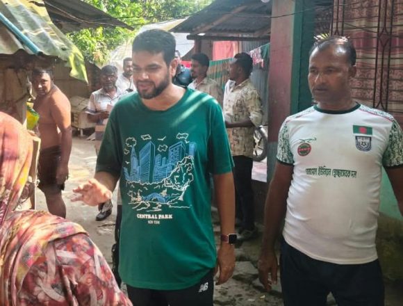 কাগজপুকুর-কাগমারিতে উন্নয়নের বার্তা নিয়ে ইমদাদুল হক ইমদাদের গণসংযোগ